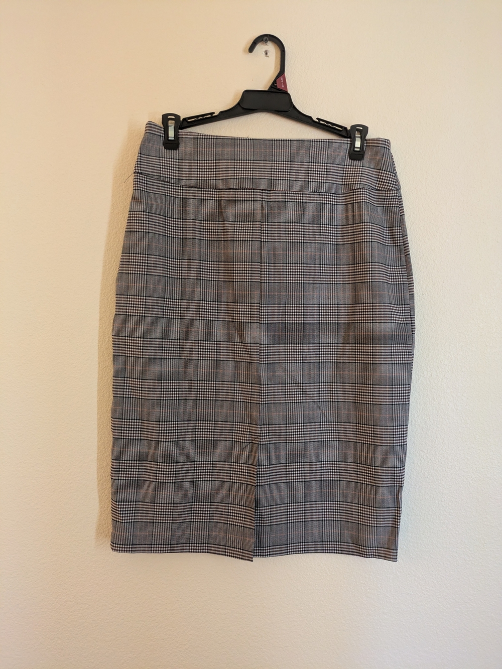 Soho Plaid Pencil Skirt in Gray and Black